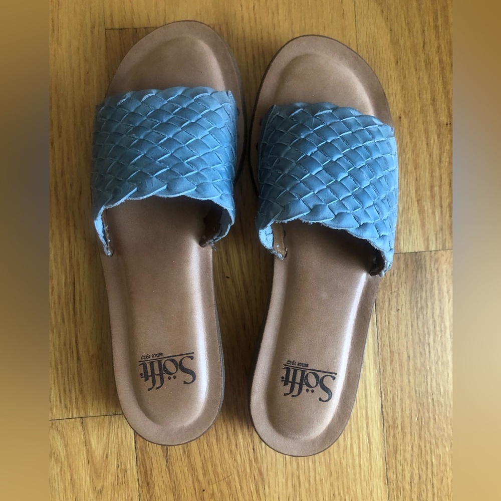 Women’s Sofft brand Ardee slide sandal ( last price cut)